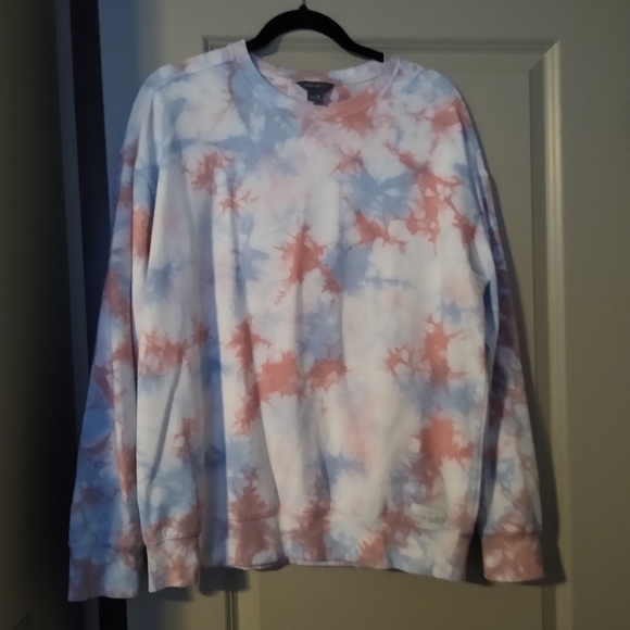 Eddie Bauer Tops - Eddie Bauer crewneck